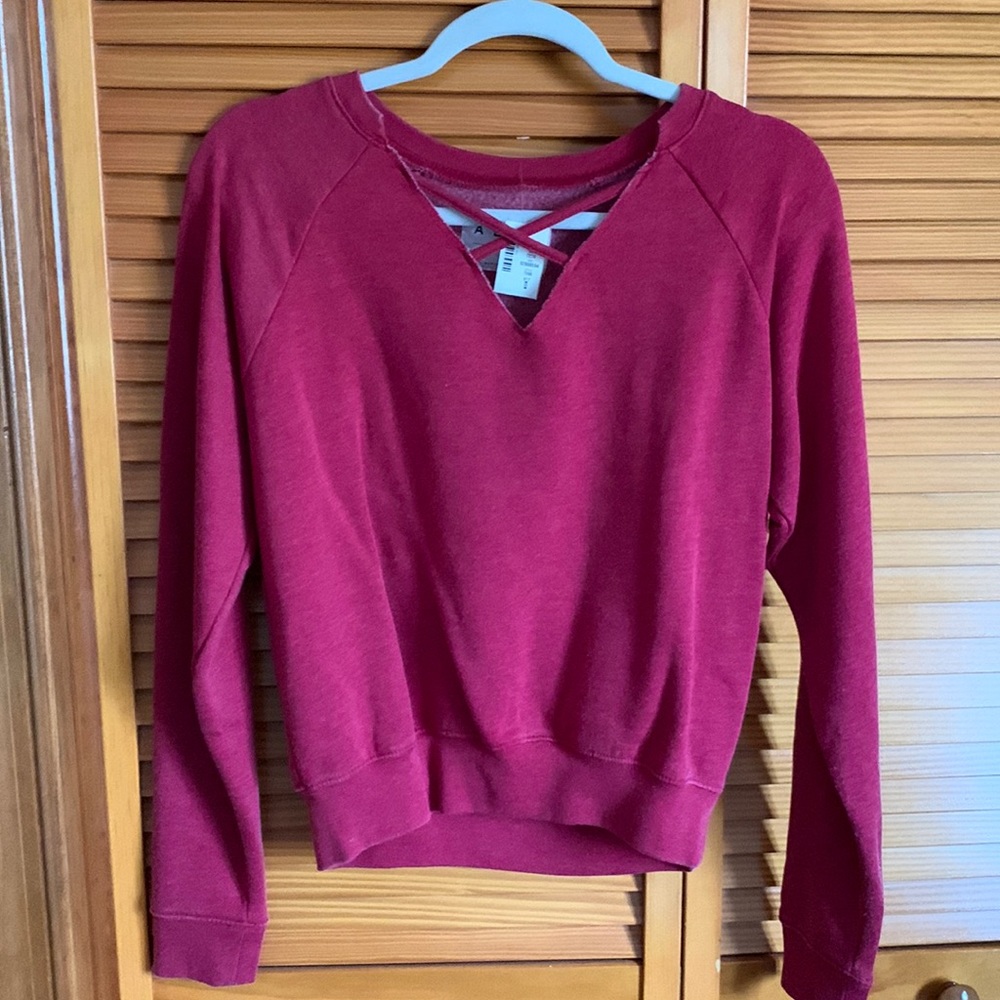 Aero red long sleeve size small